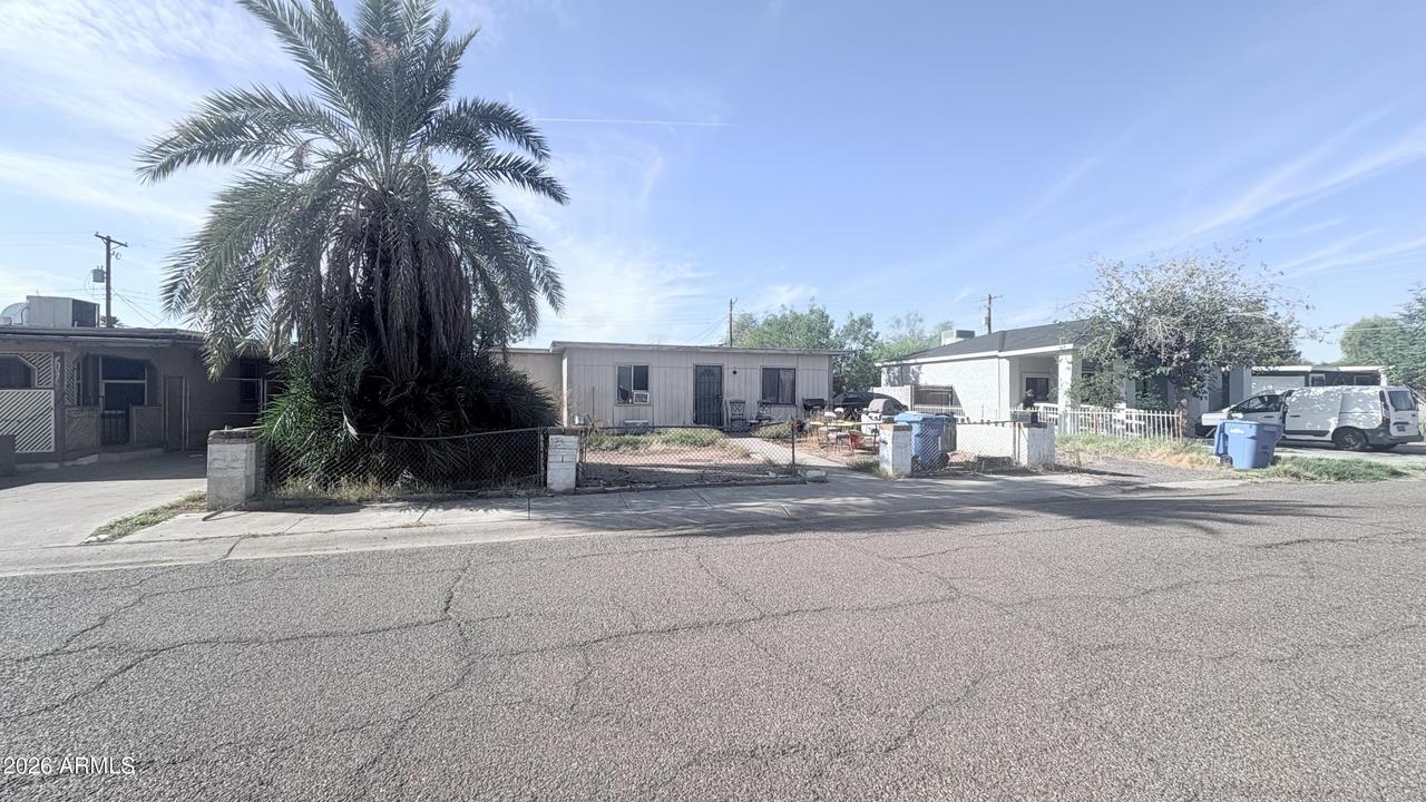 633 W Atlanta Ave., Phoenix, AZ 85041