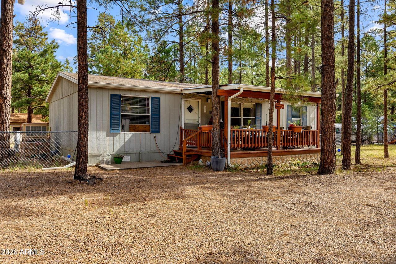 2032 Bald Eagle Ct., Overgaard, AZ 85933
