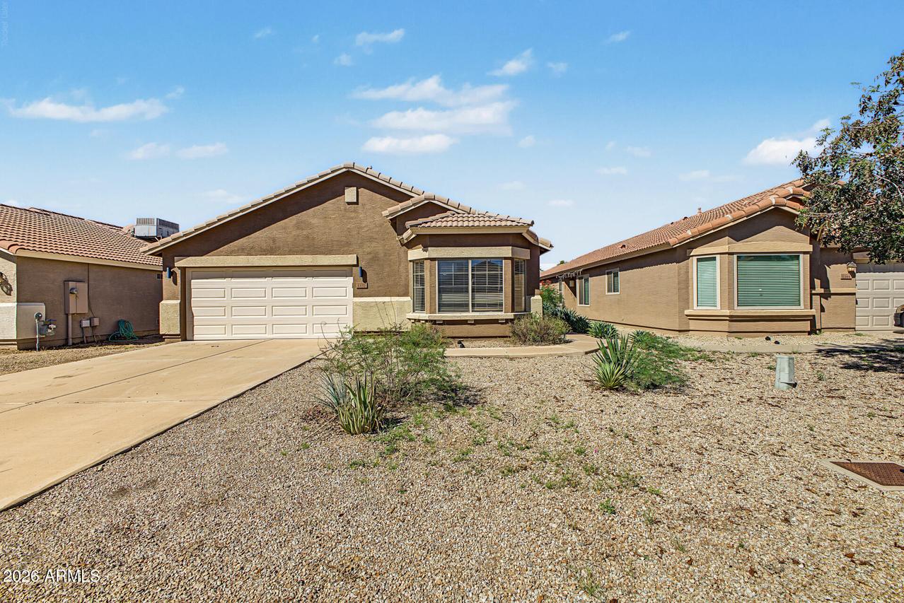 1330 E Vernoa St., San Tan Valley, AZ 85140