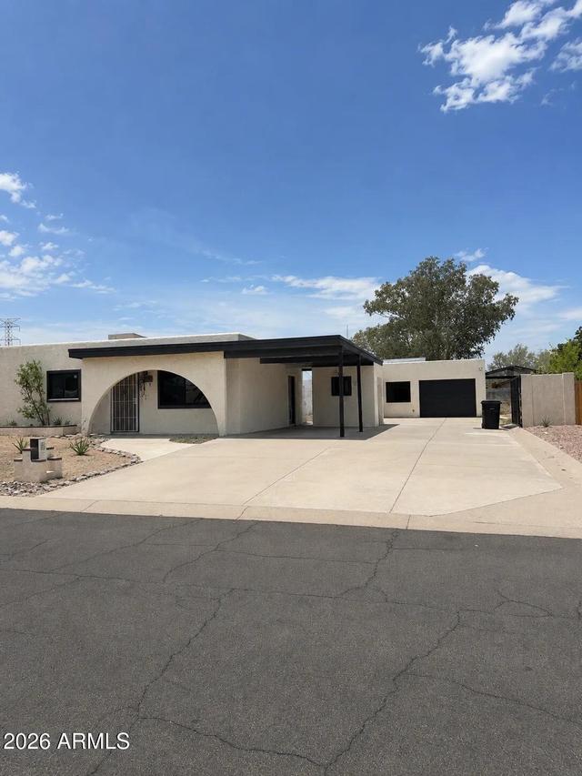 933 N 95th St., Mesa, AZ 85207