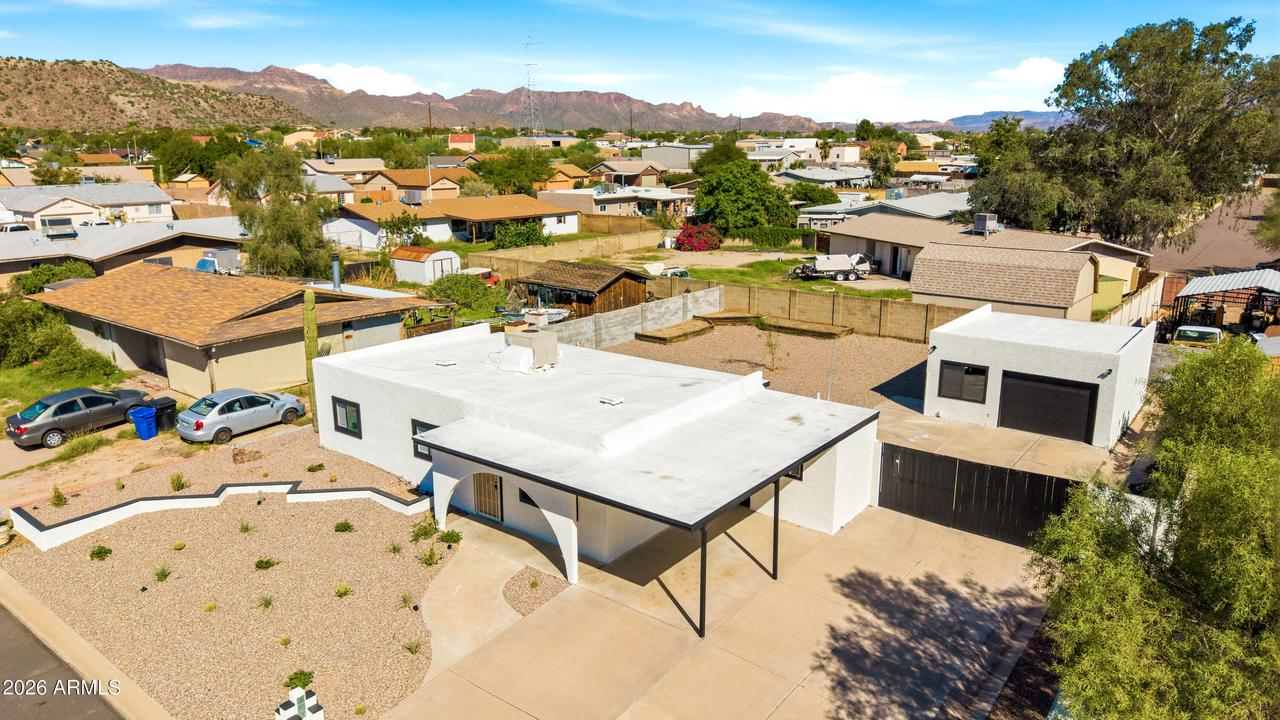 933 N 95th St., Mesa, AZ 85207