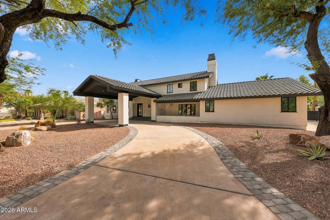 3307 E Coconino St., Phoenix, AZ 85044