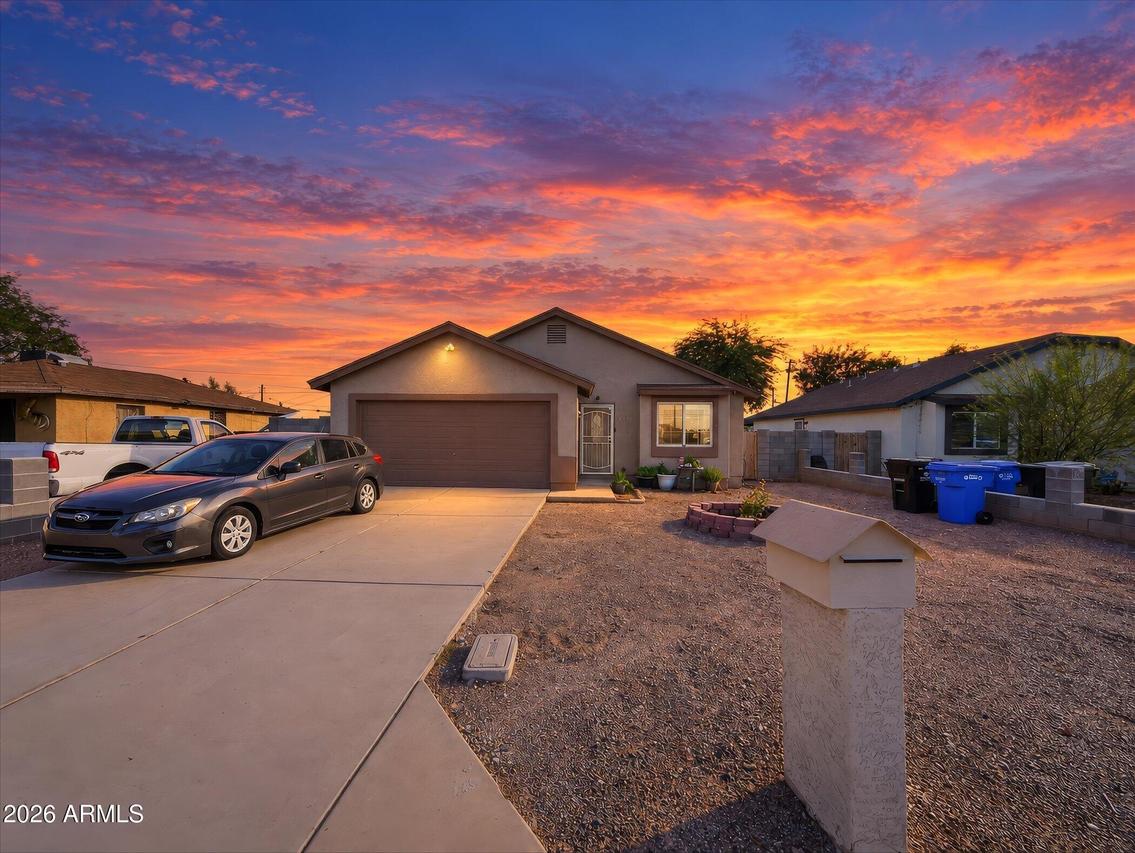 1725 E Pueblo Ave., Phoenix, AZ 85040