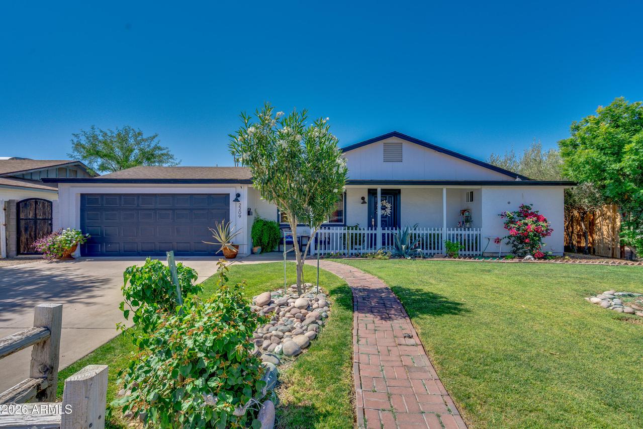 2209 W Edgewood Ave., Mesa, AZ 85202