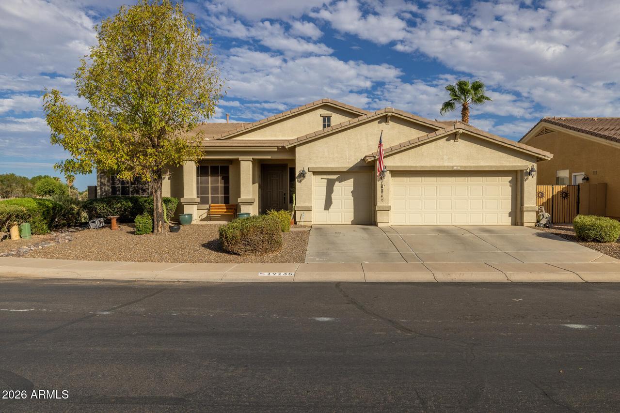 19135 N Falcon Ln., Maricopa, AZ 85138