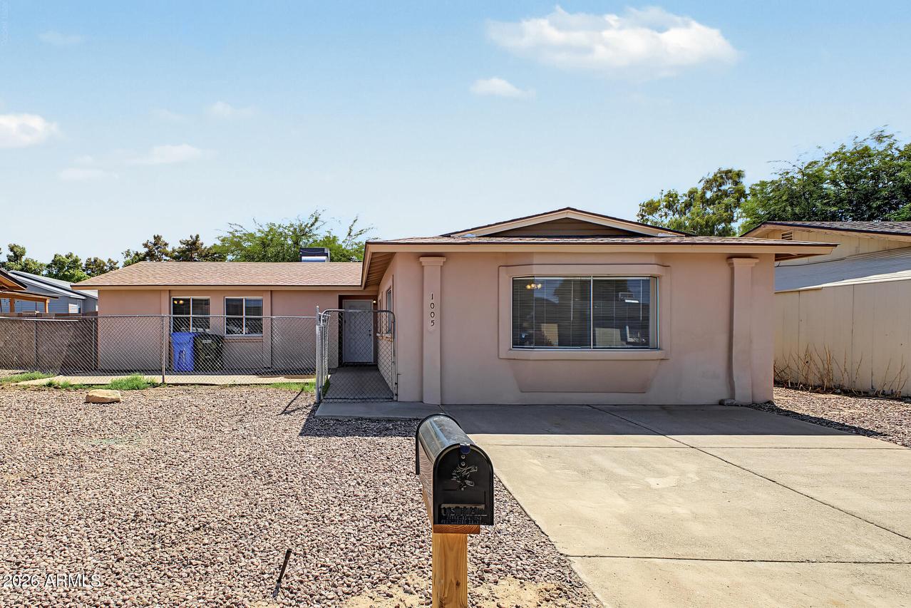 1005 W Danbury Rd., Phoenix, AZ 85023