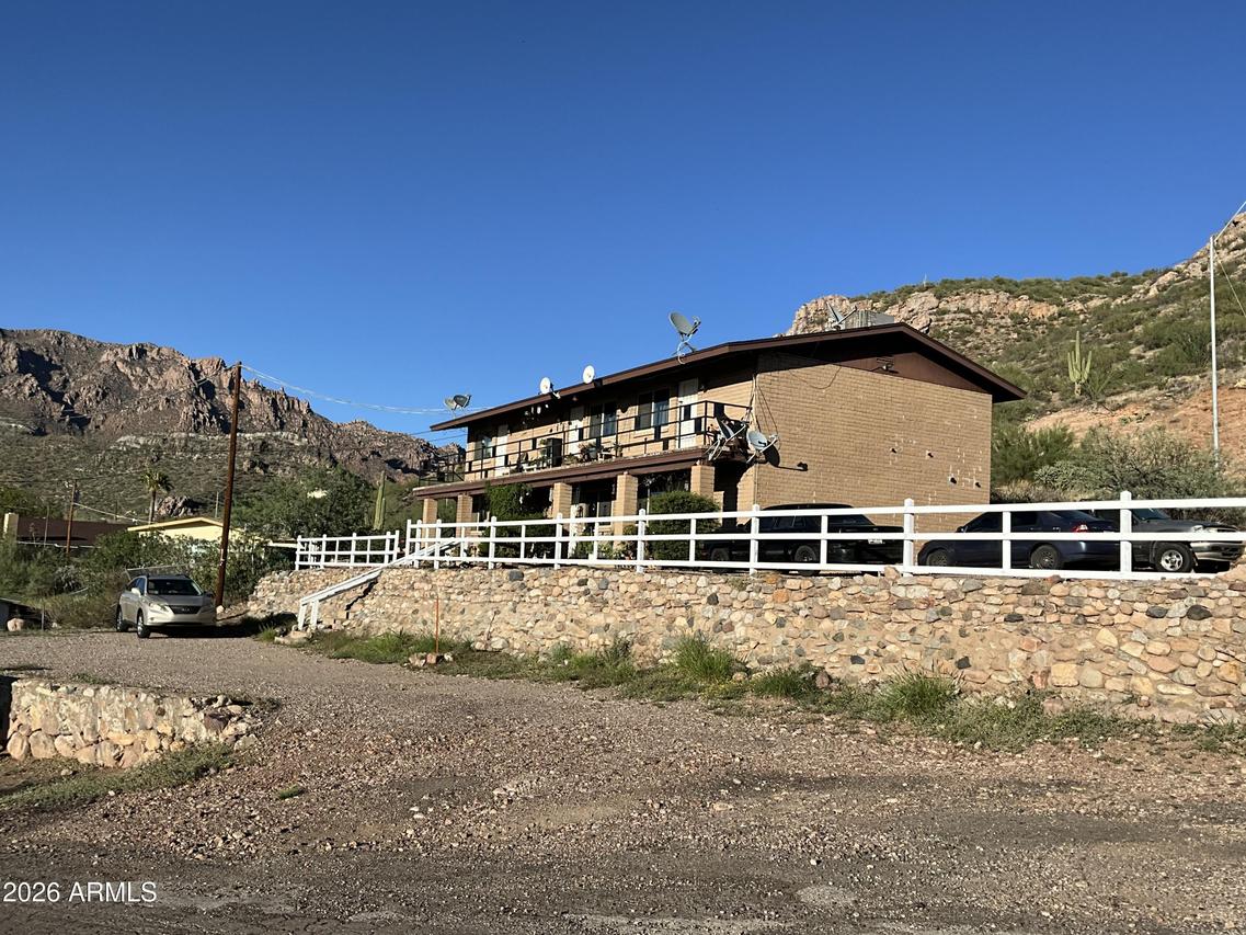 921 S Lobb Ave., Superior, AZ 85173