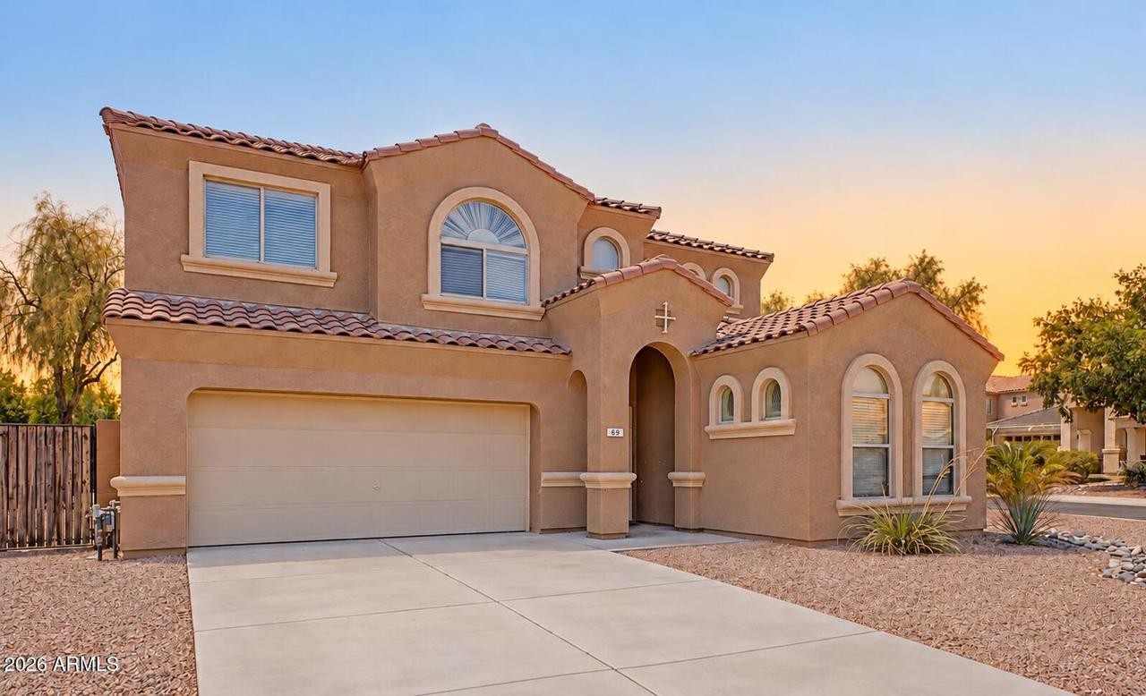 619 E Palomino Way, San Tan Valley, AZ 85143