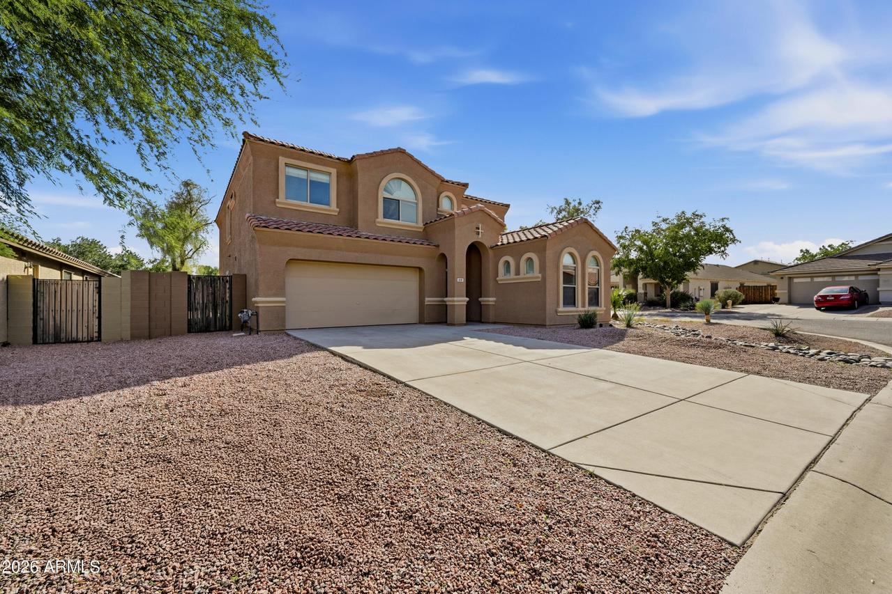 619 E Palomino Way, San Tan Valley, AZ 85143