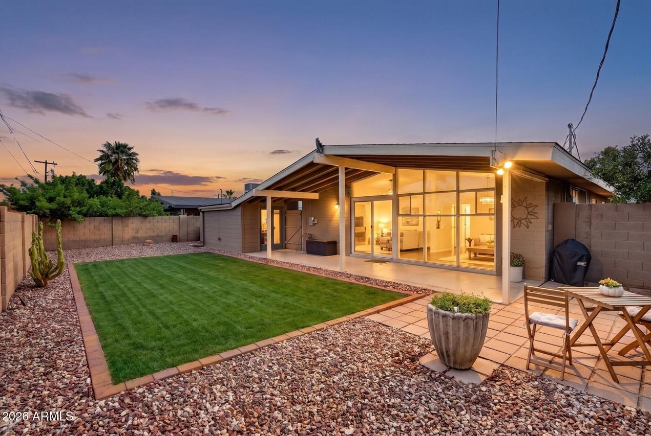 6908 E Earll Dr., Scottsdale, AZ 85251