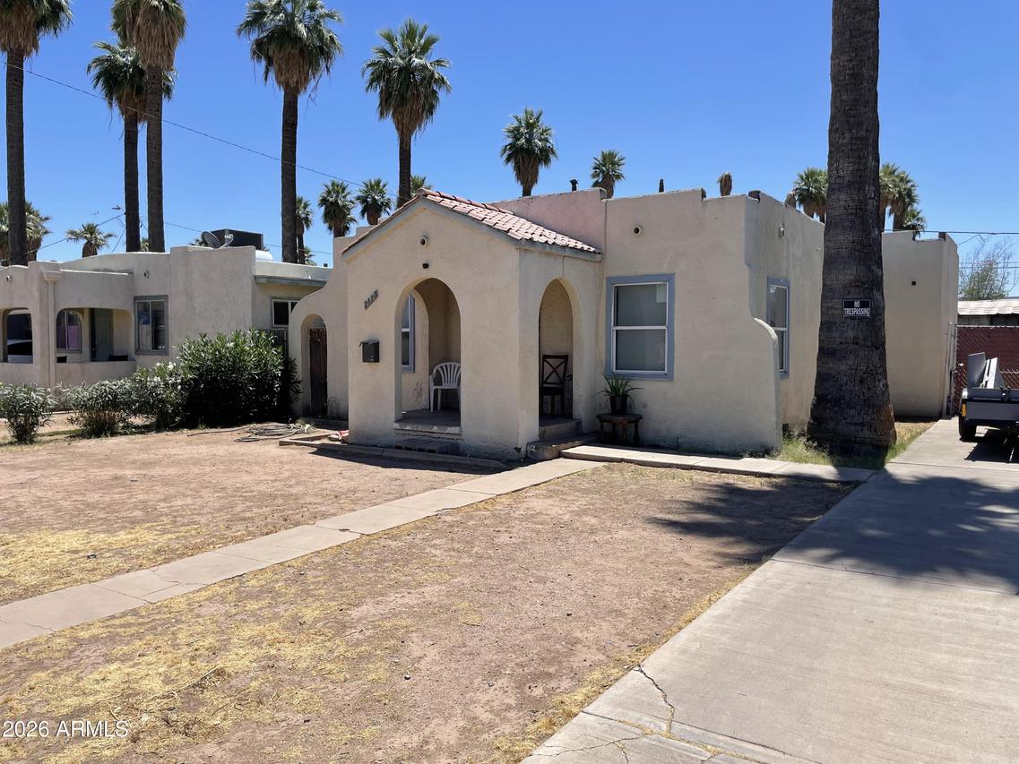 2113 W Monroe St., Phoenix, AZ 85009