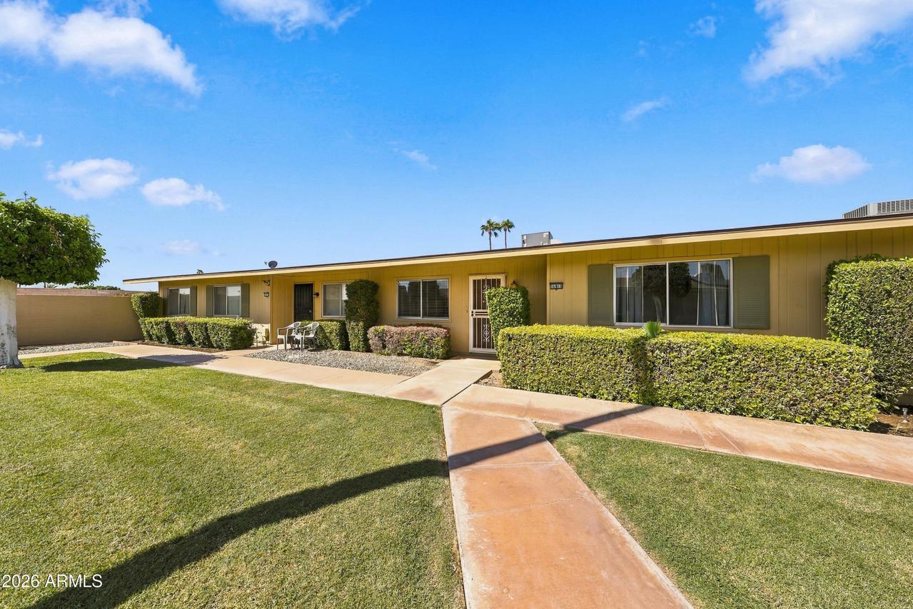 10915 W Santa Fe Dr., Sun City, AZ 85351