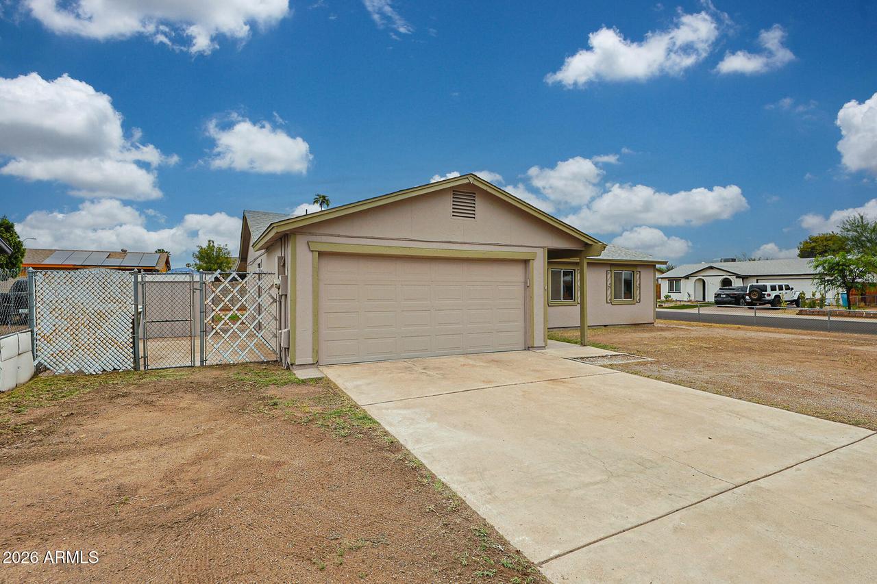 4837 N 81st Ave., Phoenix, AZ 85033