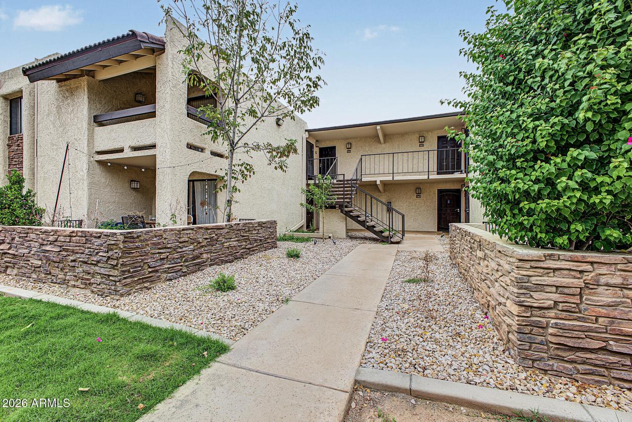 3825 E Camelback Rd. #122, Phoenix, AZ 85018