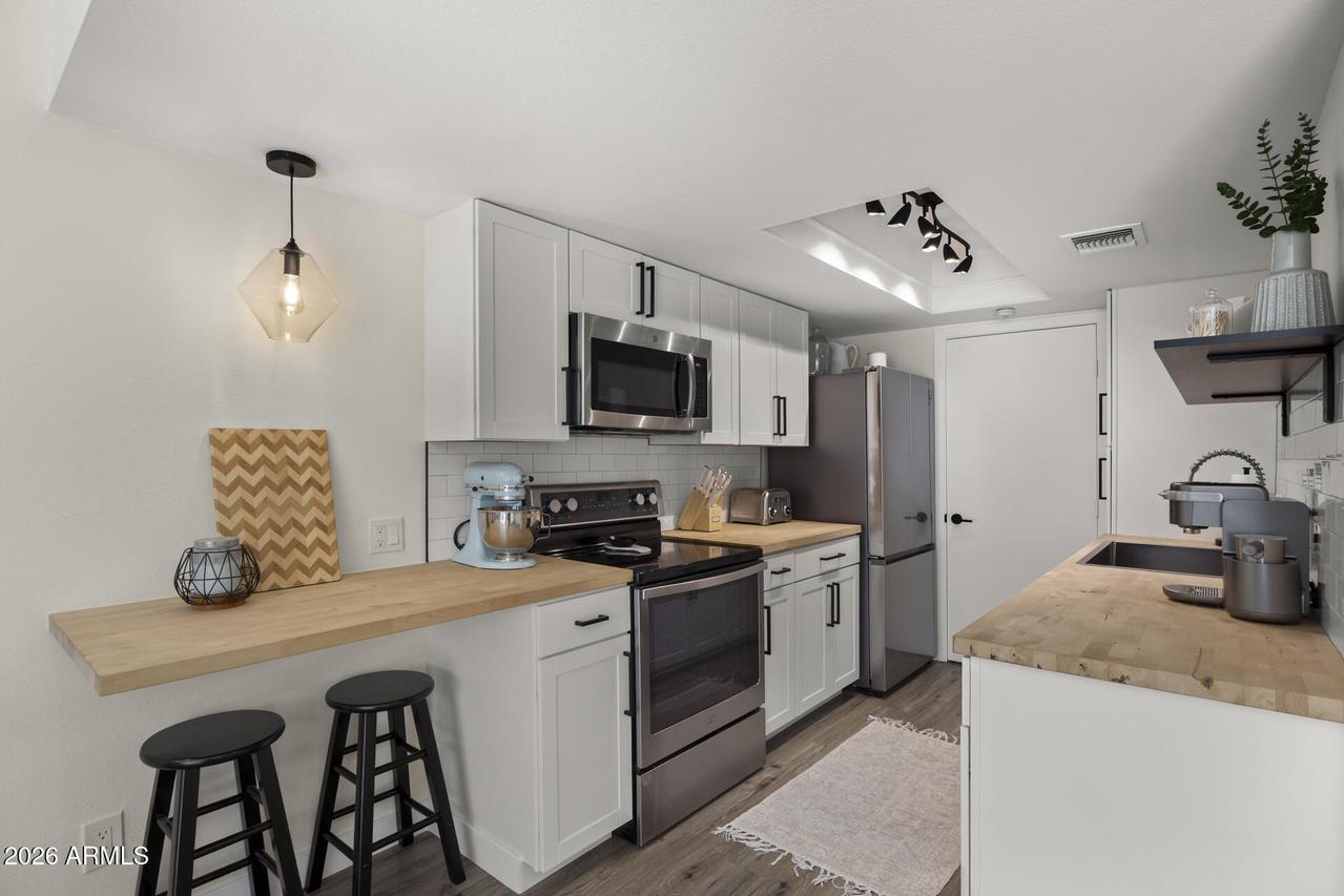 8580 E Indian School Rd. #E, Scottsdale, AZ 85251
