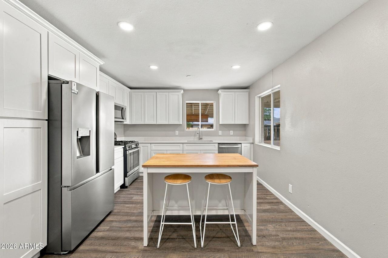 218 W Beautiful Ln., Phoenix, AZ 85041