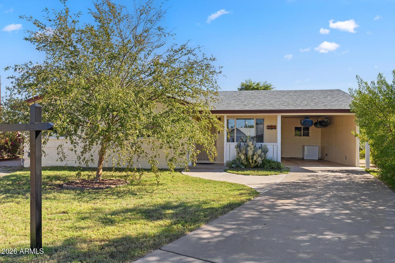 2016 W Stella Ln., Phoenix, AZ 85015