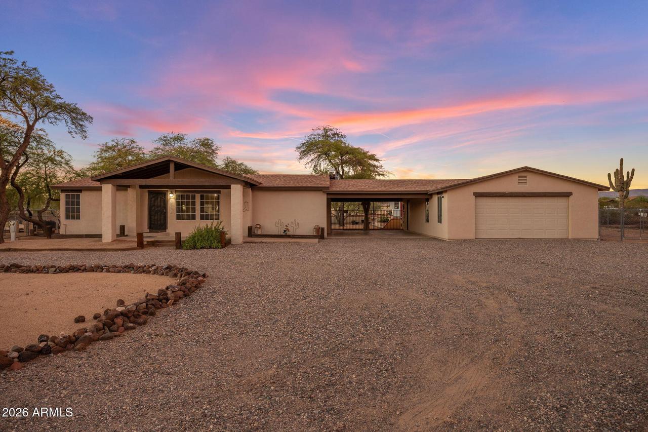 38331 N 29th Ave., Phoenix, AZ 85086