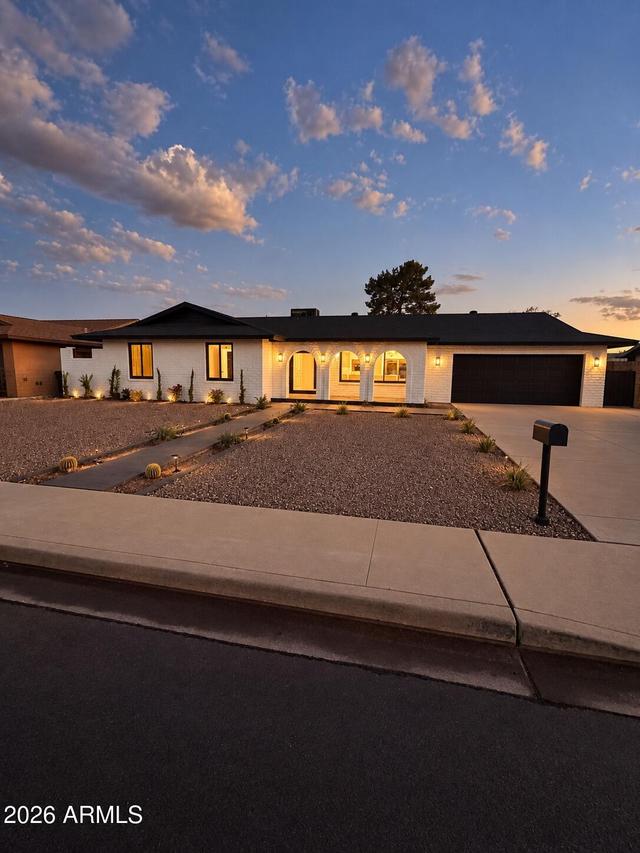 1127 E Watson Dr., Tempe, AZ 85283