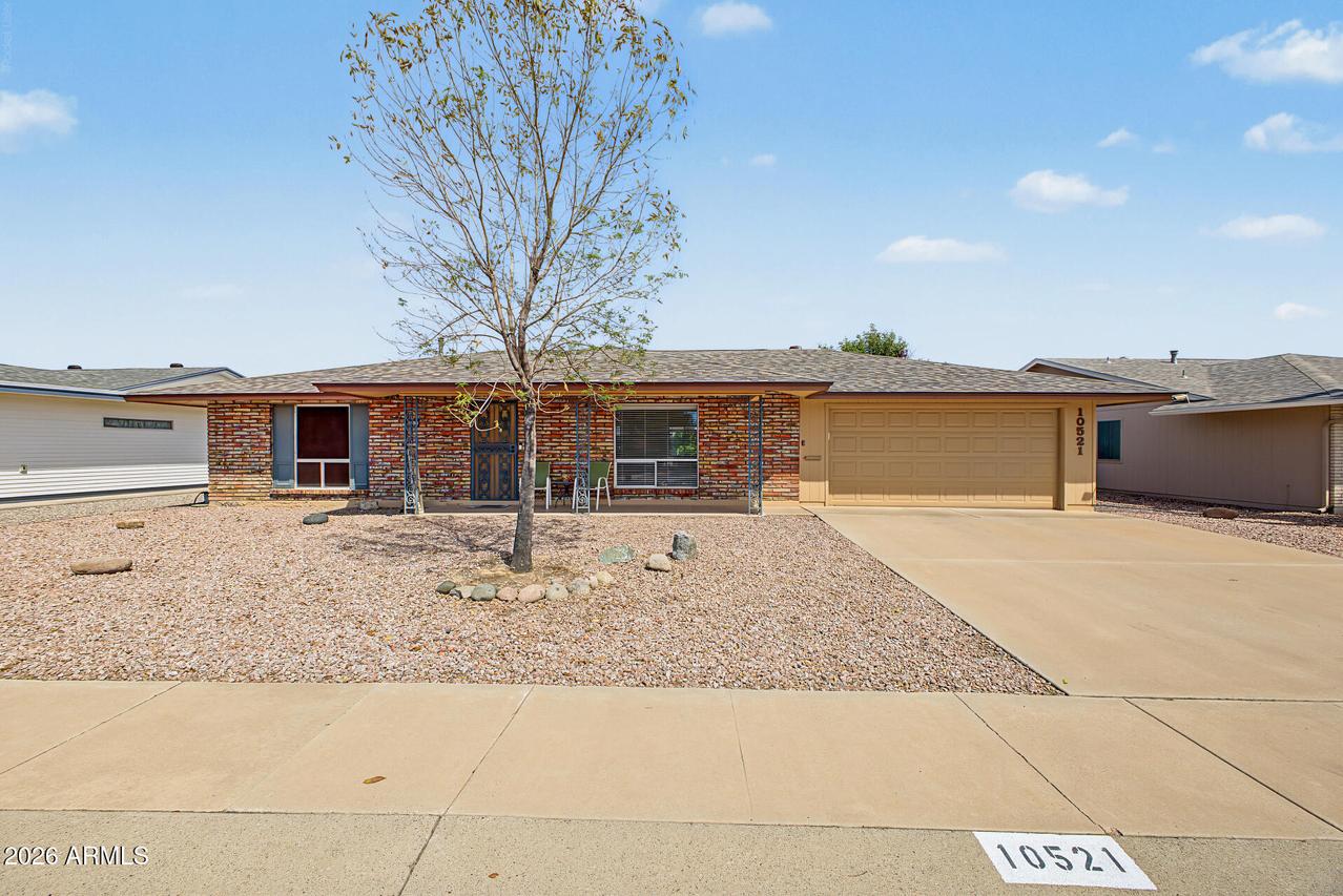 10521 W Kingswood Cir., Sun City, AZ 85351