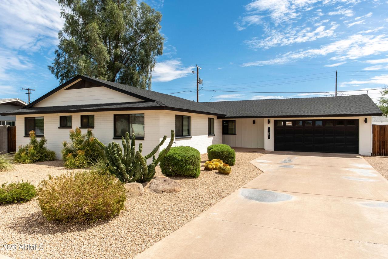 11221 N 31st Pl., Phoenix, AZ 85028