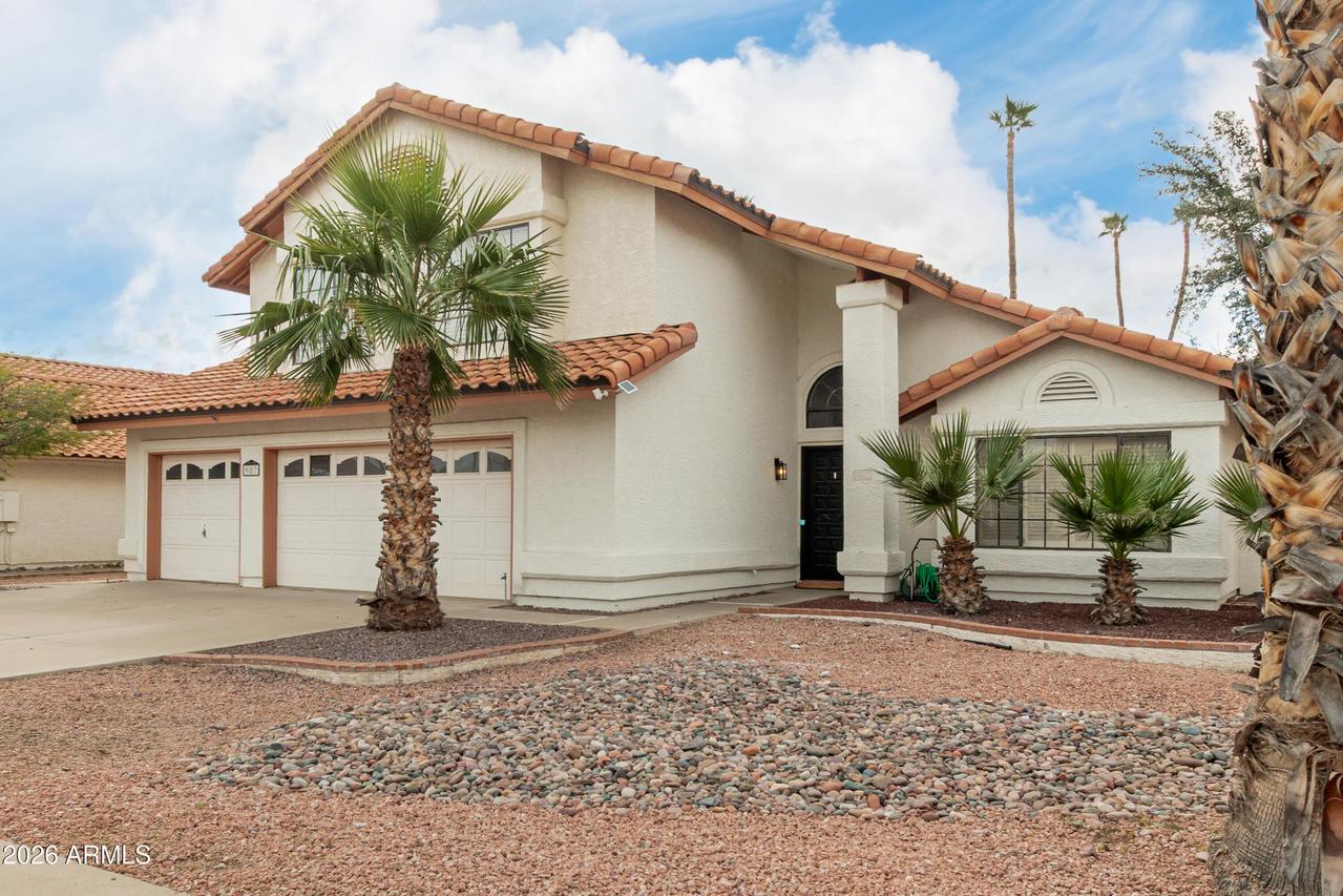 987 E Divot Dr., Tempe, AZ 85283