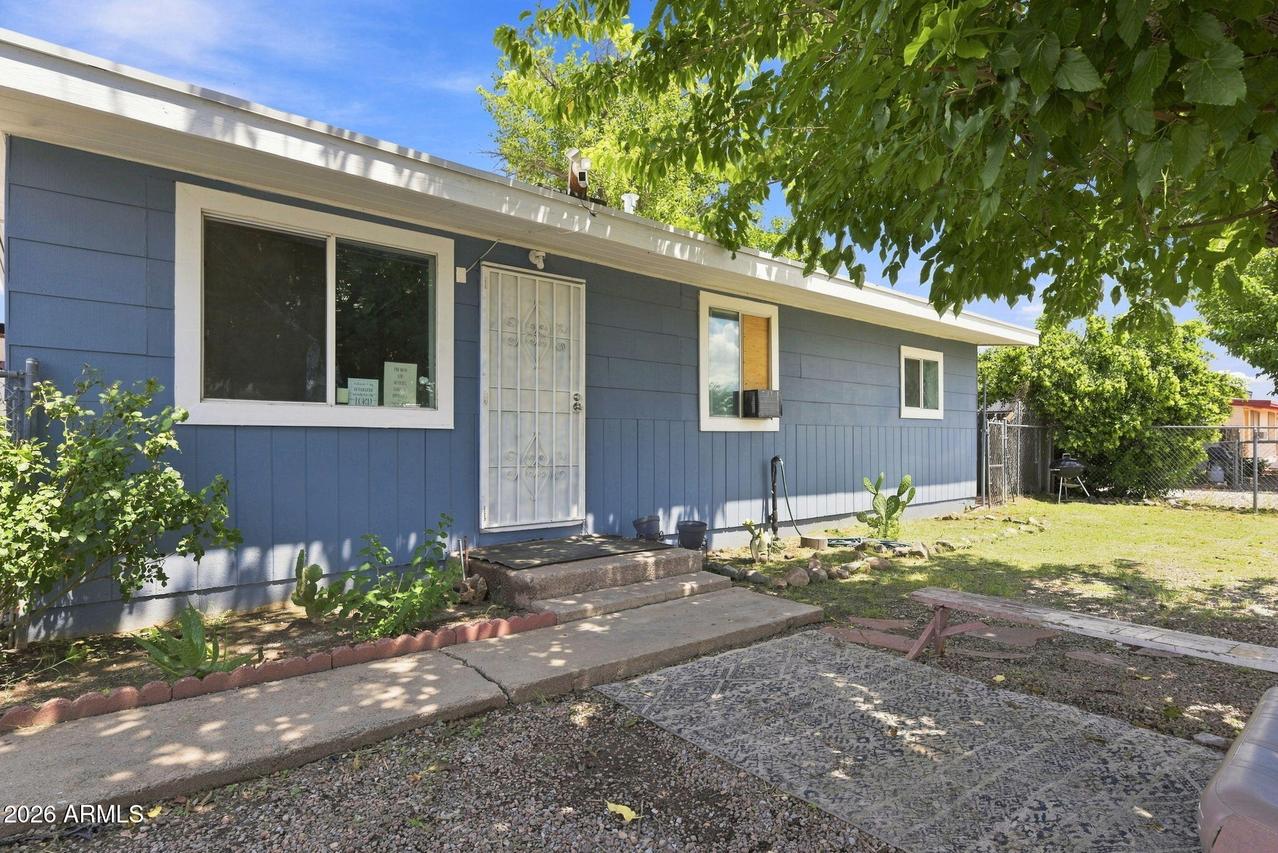 107 E Pinal St., Huachuca City, AZ 85616