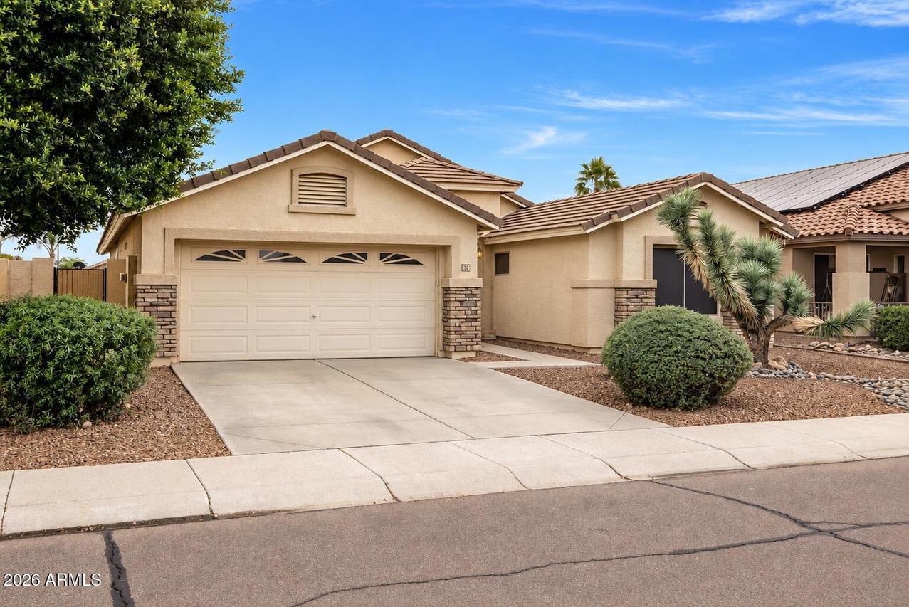 8025 W Harmony Ln., Peoria, AZ 85382