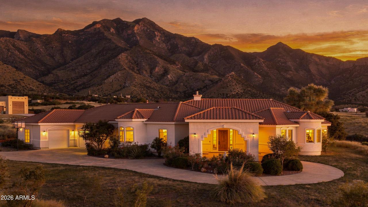 9566 S Swiss Ct., Hereford, AZ 85615