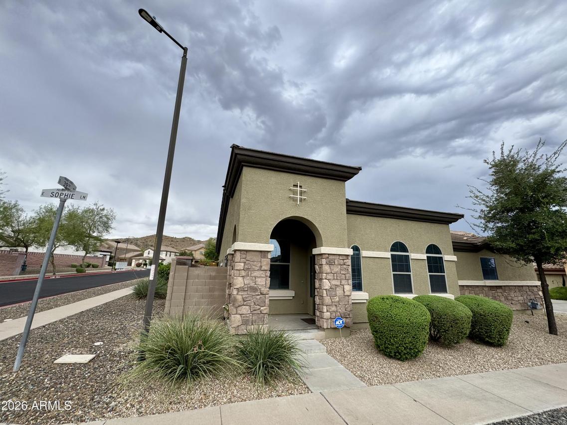 3921 E Sophie Ln., Phoenix, AZ 85042