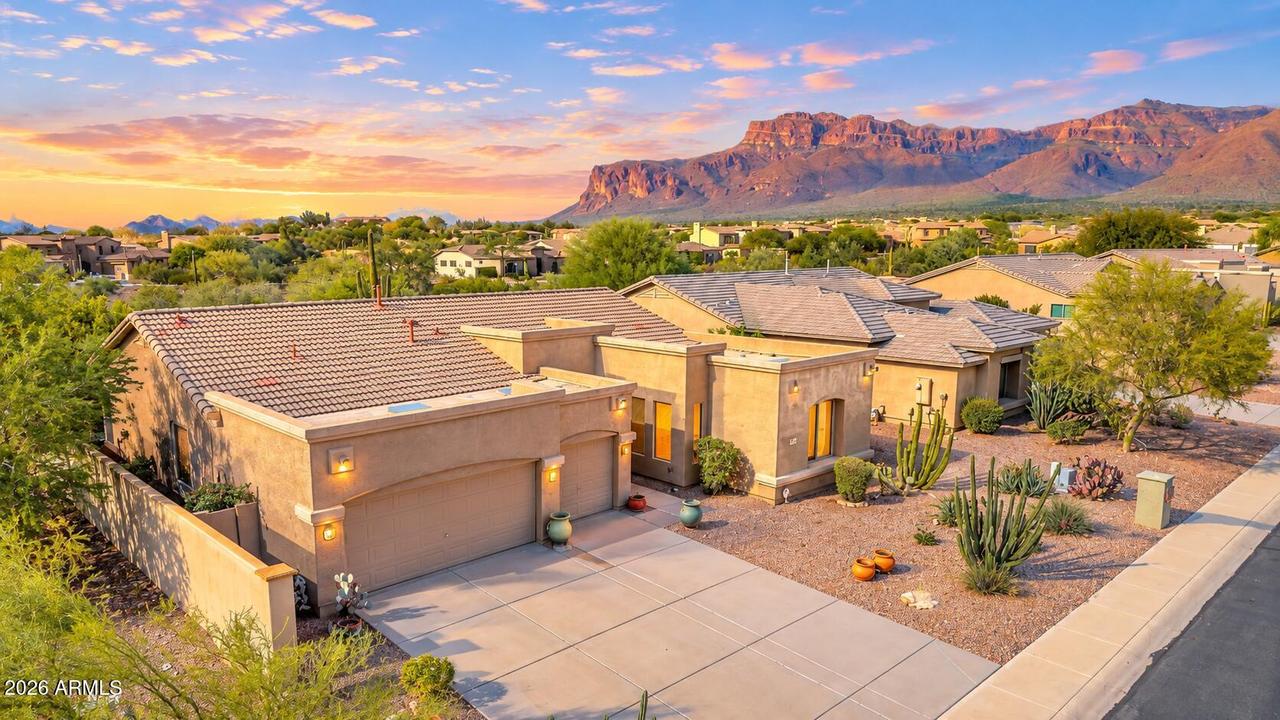 8206 E Apache Plumb Dr., Gold Canyon, AZ 85118