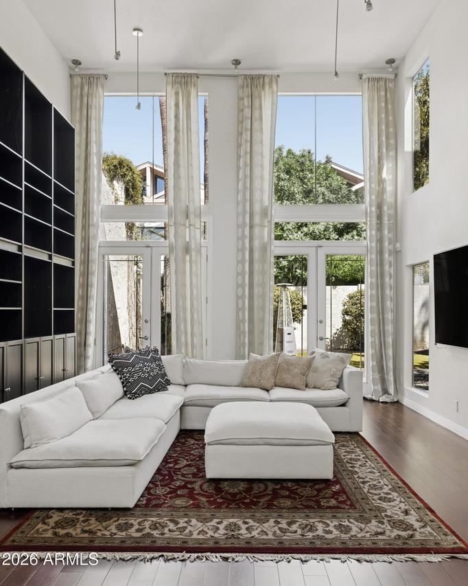 102 W Victoria Sq., Phoenix, AZ 85013