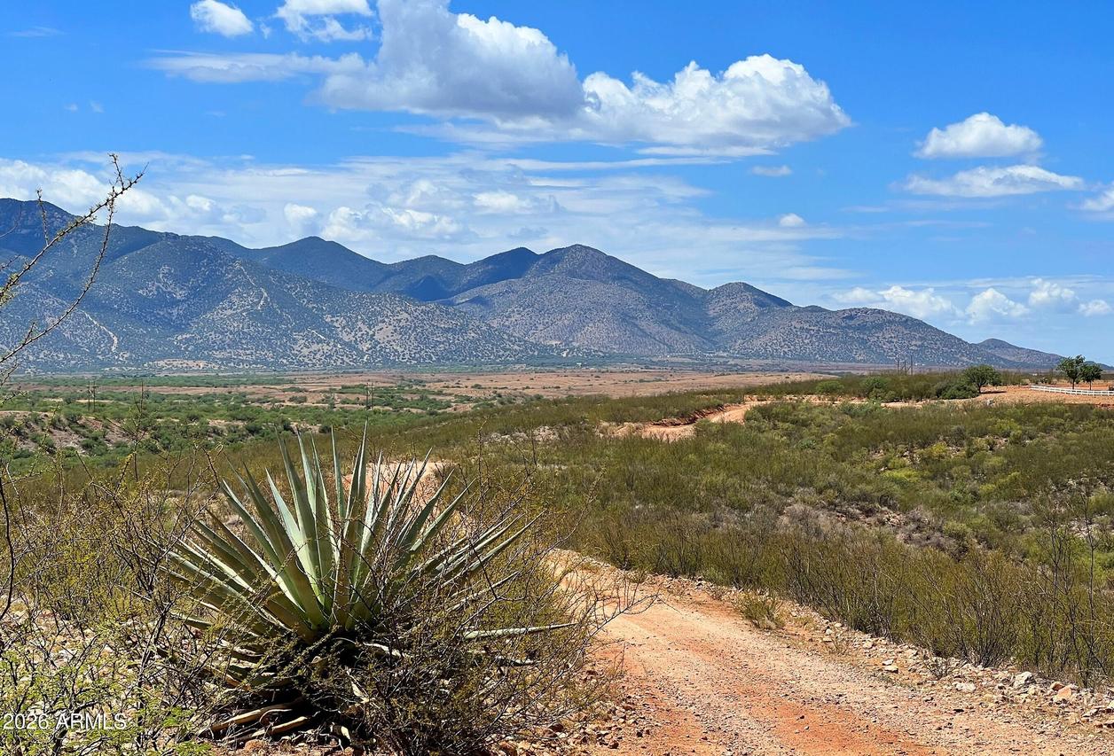 3XX W Lonely Dove Pl #11, Huachuca City, AZ 85616