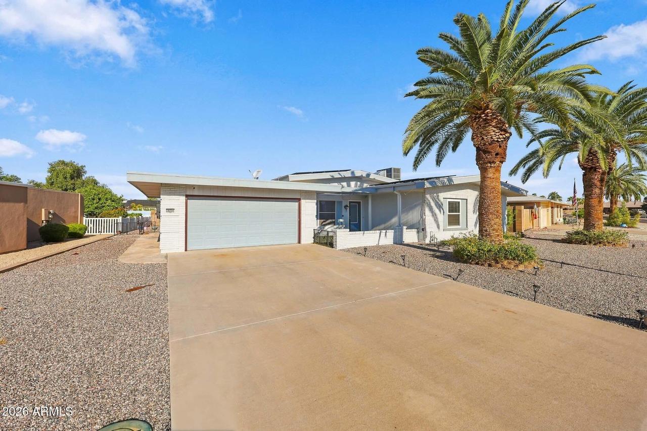 16210 N Meadow Park Dr., Sun City, AZ 85351