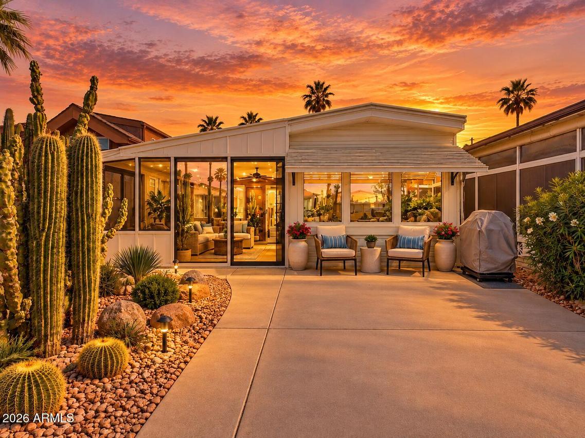 524 Douglas Rd., Mesa, AZ 85205