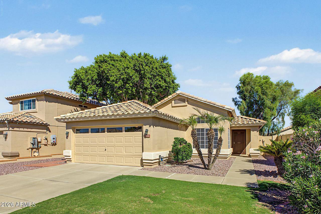 7454 W Louise Dr., Glendale, AZ 85310