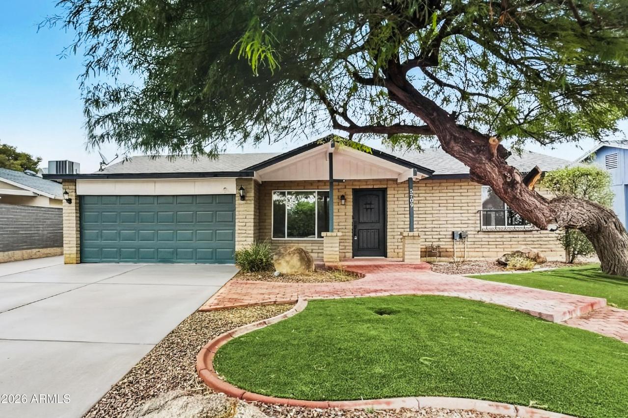 5709 S Palm Dr., Tempe, AZ 85283