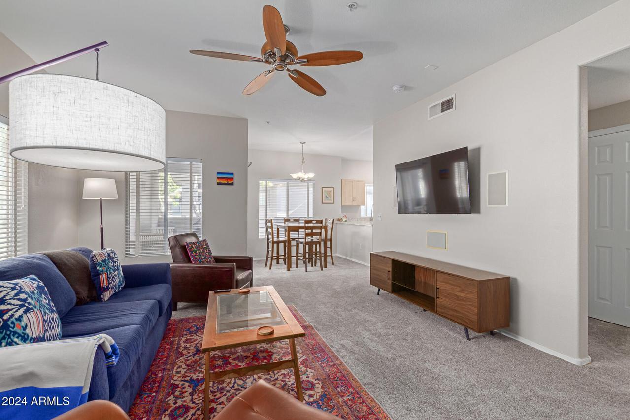 7401 W Arrowhead Clubhouse Dr. #2046, Glendale, AZ 85308