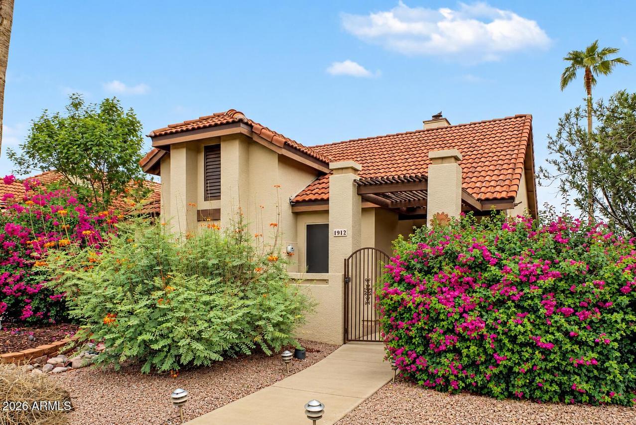 1912 E Velvet Dr., Tempe, AZ 85284