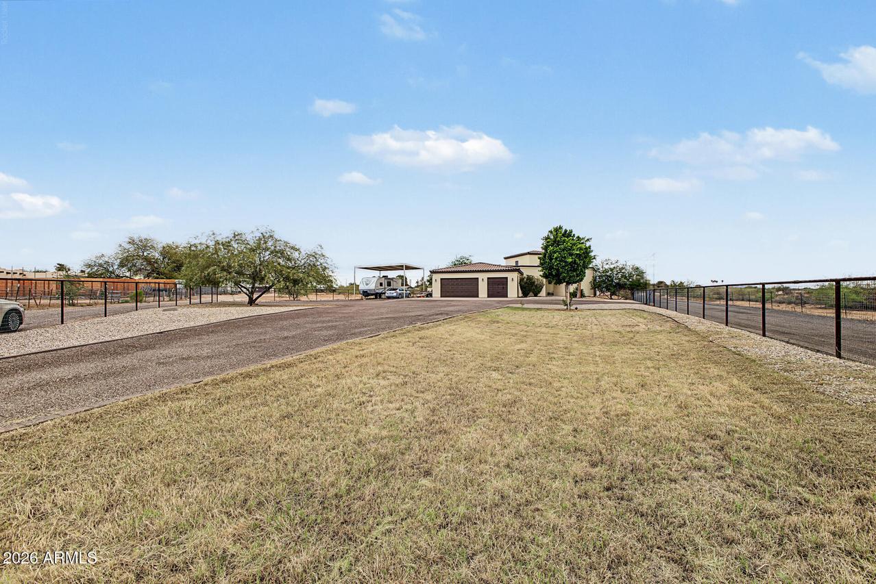 10819 E The Griffin Way, Valley Farms, AZ 85191