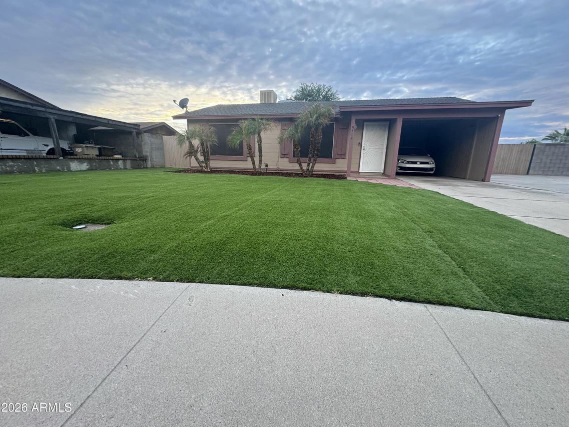 9512 N 67th Ln., Peoria, AZ 85345