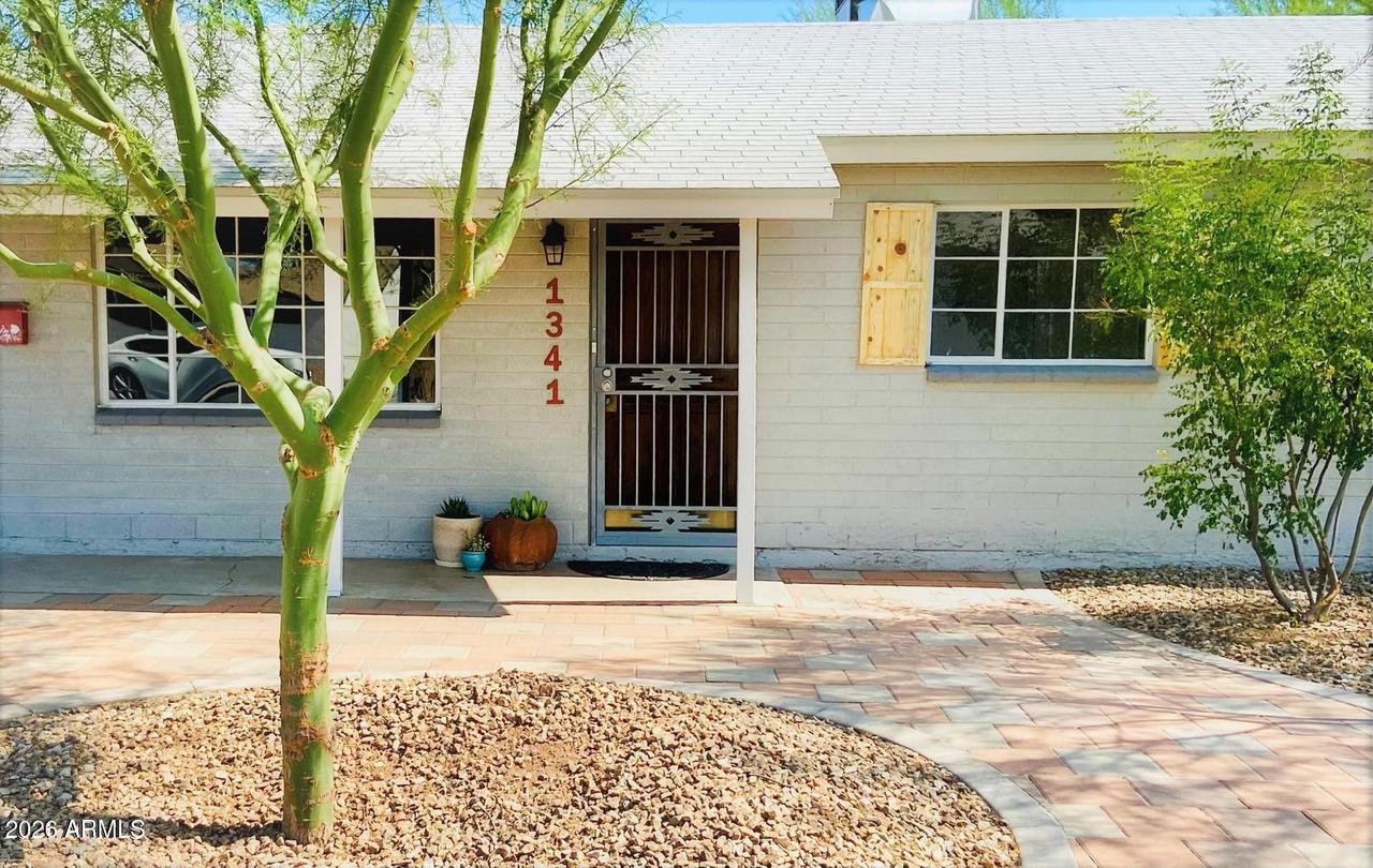 1341 E Don Carlos Ave., Tempe, AZ 85281