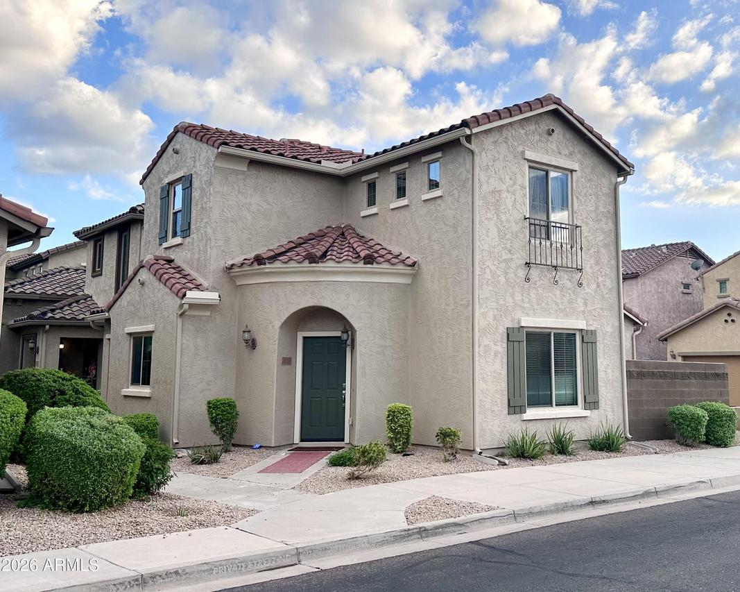 3653 E Zachary Dr., Phoenix, AZ 85050