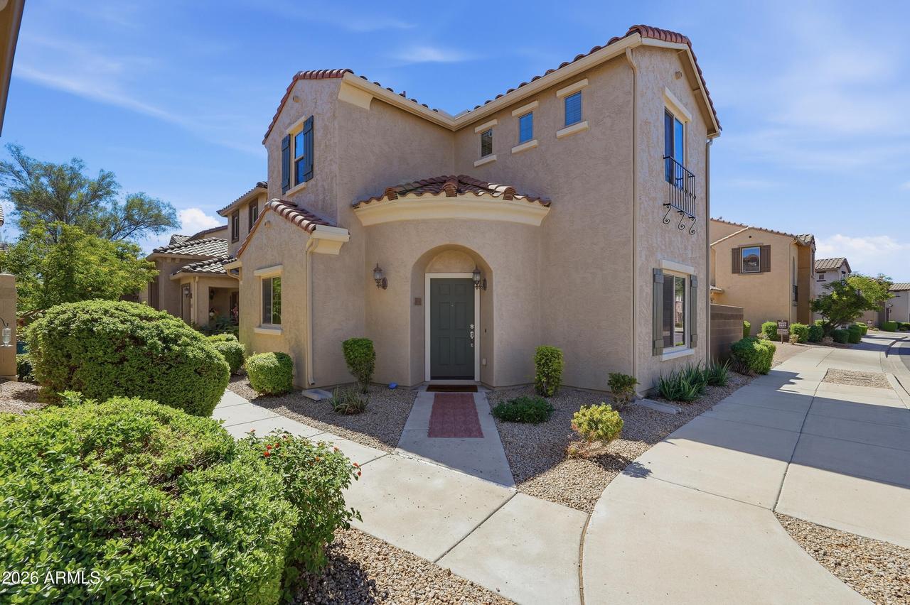 3653 E Zachary Dr., Phoenix, AZ 85050