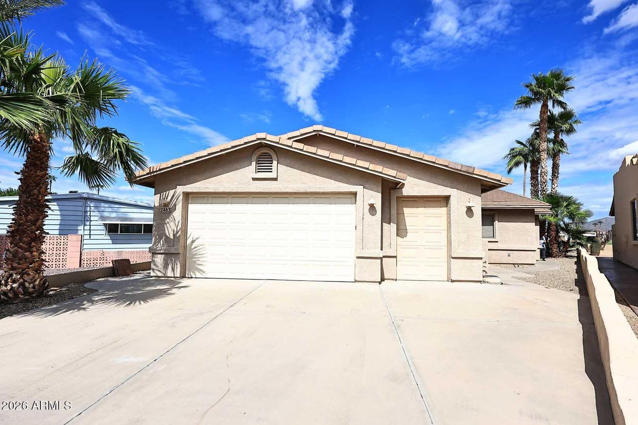 2463 N Fillmore Ct., Mesa, AZ 85215