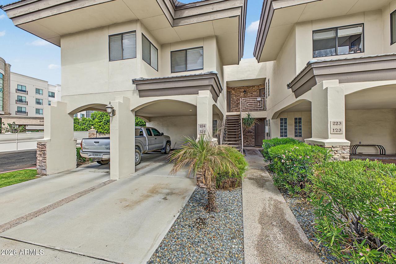 3235 E Camelback Rd. #124, Phoenix, AZ 85018