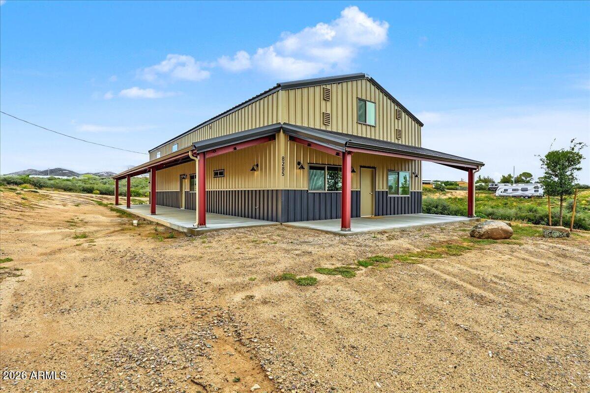 8285 W Abbey (barndominium) Ln., Wilhoit, AZ 86332
