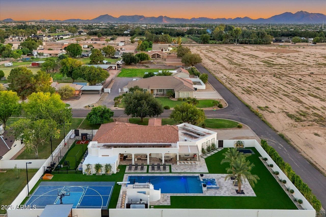 8546 E Waterford Cir., Mesa, AZ 85212
