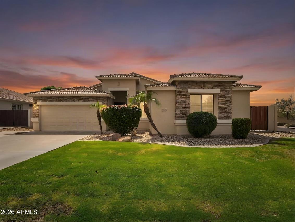 7595 W Tierra Buena Ln., Peoria, AZ 85382