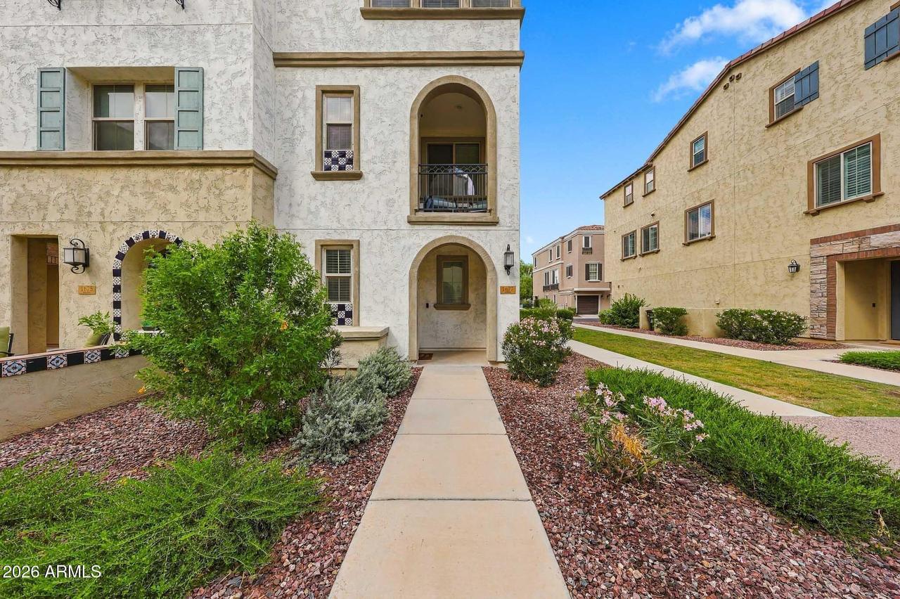 1677 E Bridgeport Pkwy., Gilbert, AZ 85295